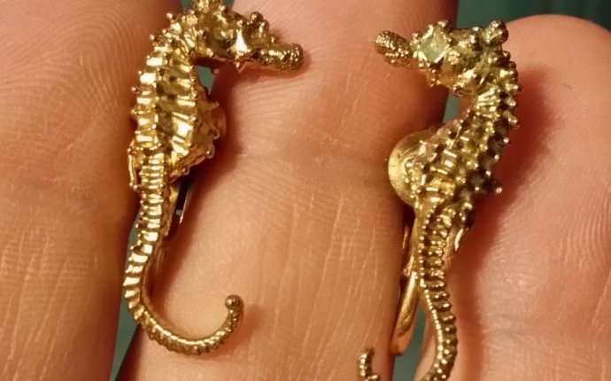 Gold Gilded Handmade Seahorse Clip-on Earrings | Earrings