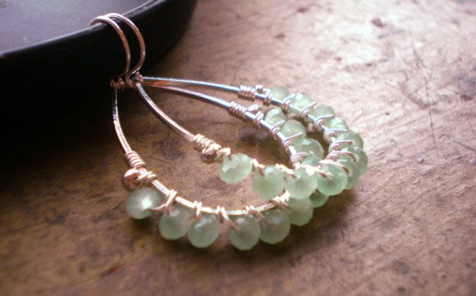 Make wire earrings